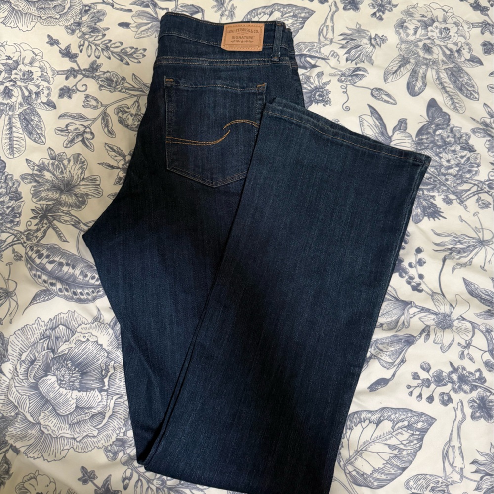 Levi's Dark Indigo bootcut Jeans
